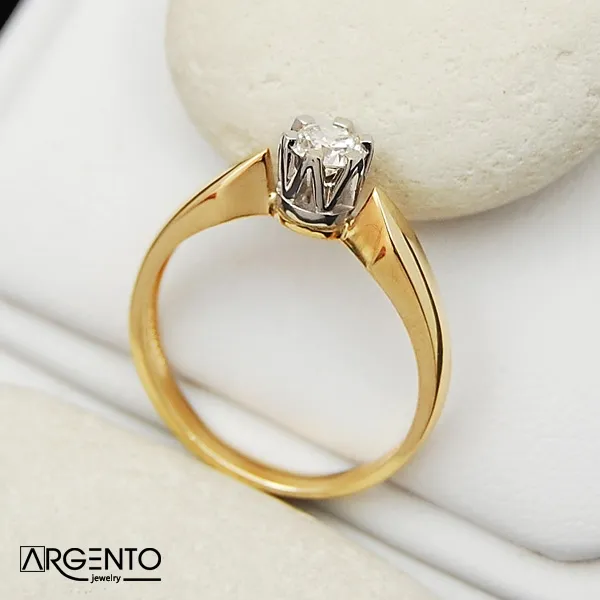 P035 Pierścionek z 0,25 ct brylantem