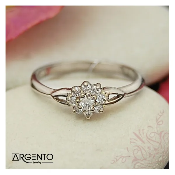 P038 Pierścionek z brylantami 0,16 ct